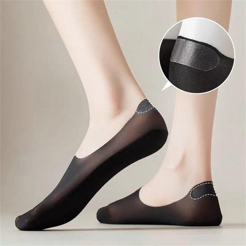 1 Pair Thin Breathable Boat Socks Non-slip Shallow Mouth Invisible Short Sock Solid Color Traceless Ice Silk Socks for Summer
