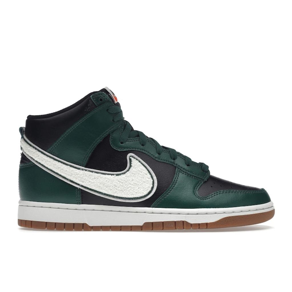 Nike Dunk High Chenille Swoosh - Gorge Green Men Sneakers Black Summit-White Gum-Medium-Brown DR8805-001