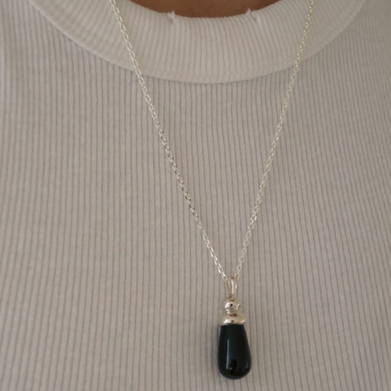 ANDEZVOUS ONYX HOUSE NECKLACE