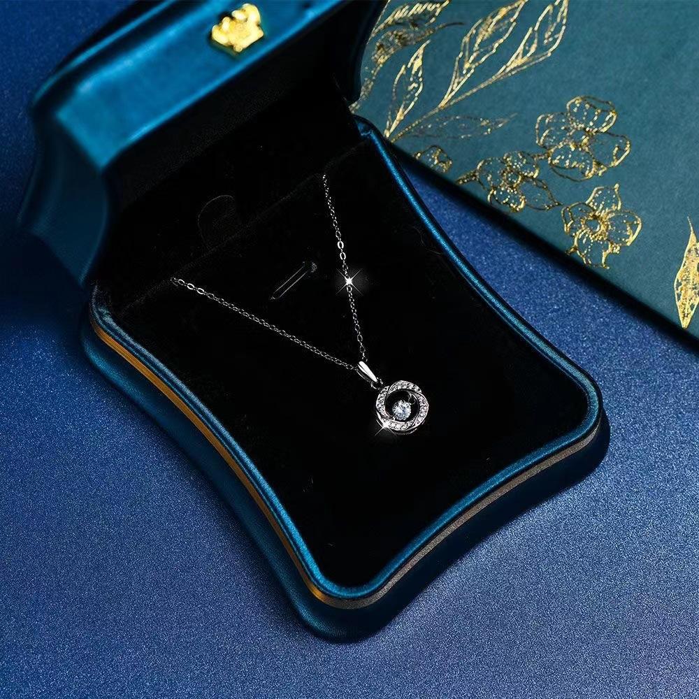 Beating Heart Necklace for Women with Niche Light Luxury Design, Lively Round Collarbone Chain, Sweet and Gentle Fairy Spirit