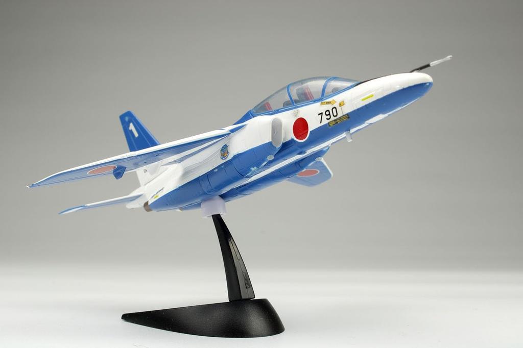PLATZ Japan Air Force Blue Impulse 2024 Plastic Model 1/100 Self-Defense T-4 BLU-2024