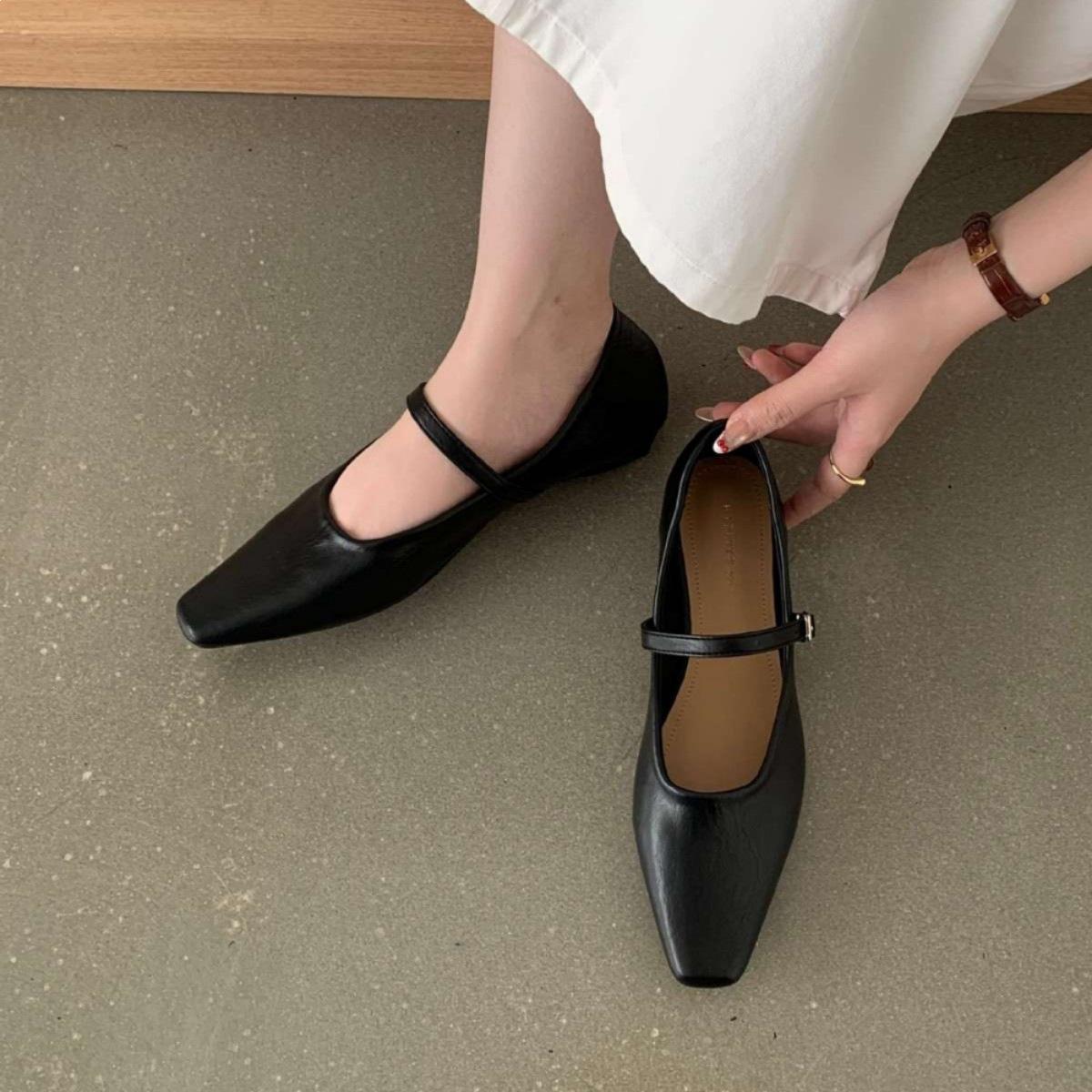 

Gentle And Simple Wind One-Word Buckle With Shallow Mouth Mary Jane Shoes Women S Flat-Bottomed Pointed Versatile Single Shoes 35