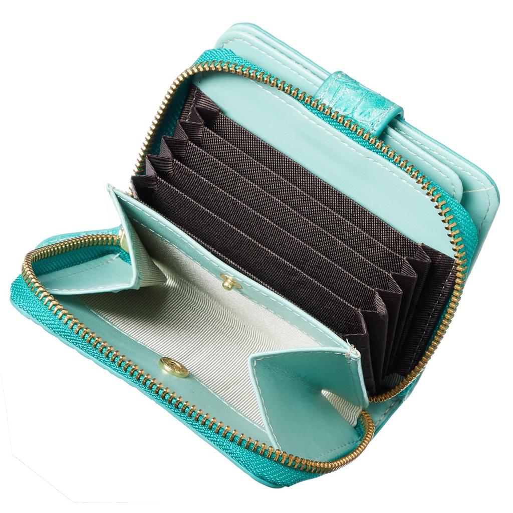 [VOICE] This women's SPICE bifold wallet, made by Italian company MASINI, looks like a mini wallet but has the storage capacity of a long wallet.