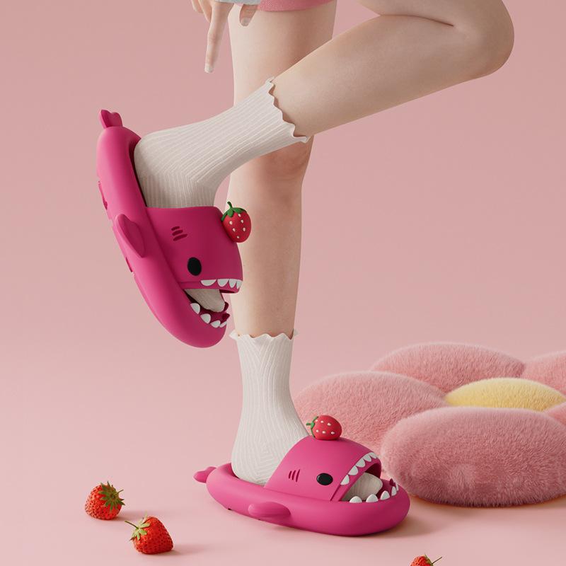 Móda 2025 Nové žabky žralok Dámské Pánské Letní boty Roztomilé DIY Jahodové Domácí Pouliční Sandály Dívky Chlapci Plážové Sprchové Nazouváky