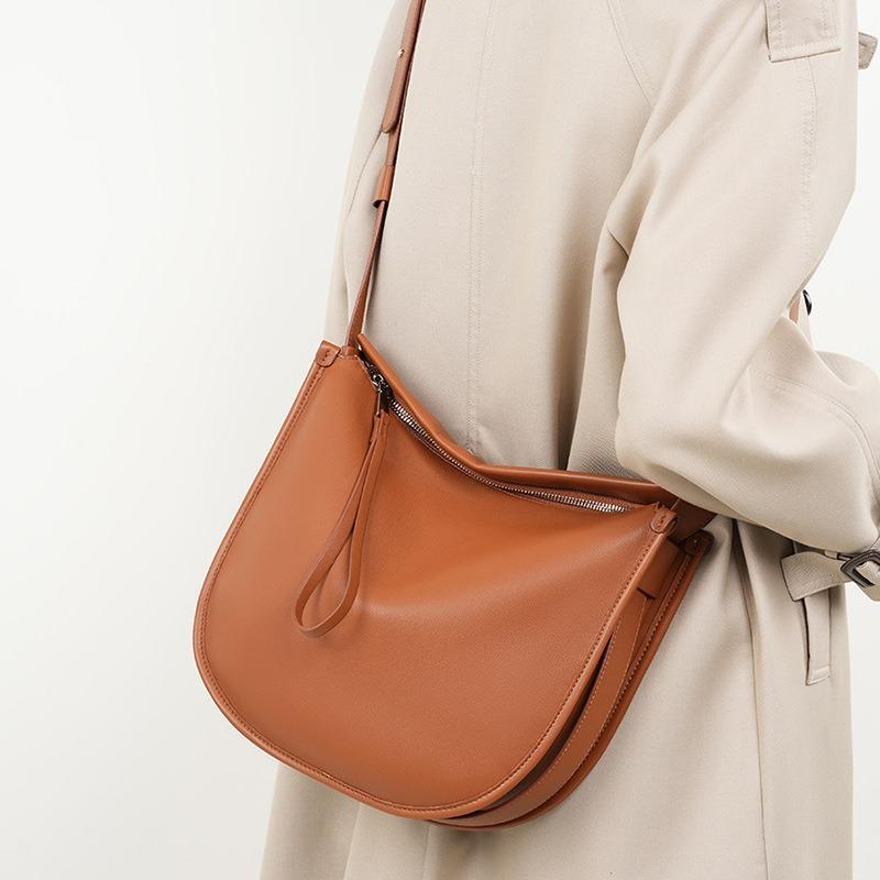 Women's Bag Simple Soft Leather Tote Bag Fashion Lazy Wind Large Capacity Shoulder Messenger Bag