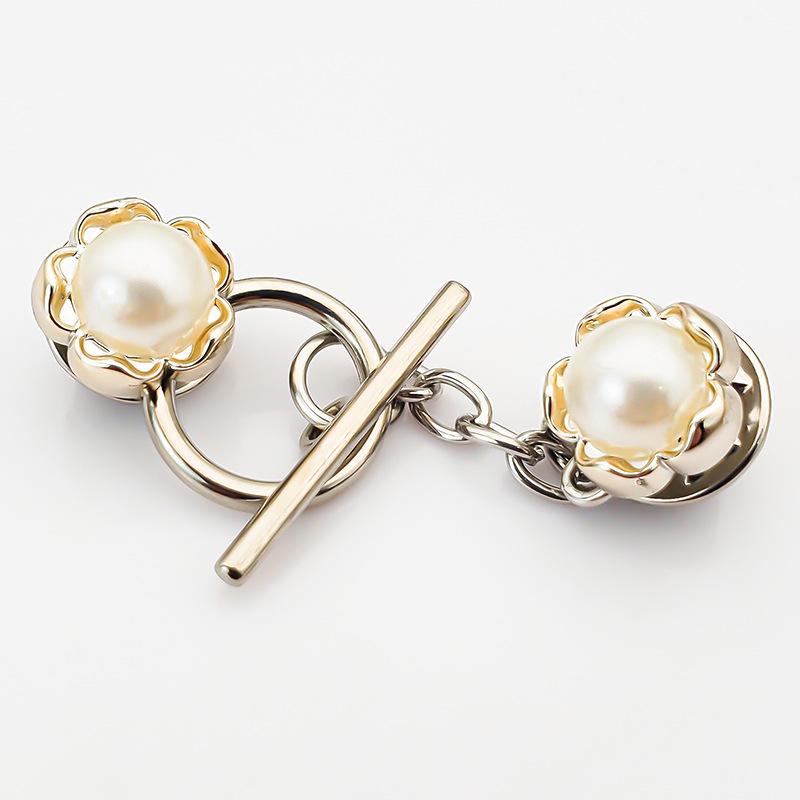 

Жемчужная брошь-цепочка для кардигана с декоративной пряжкой OT