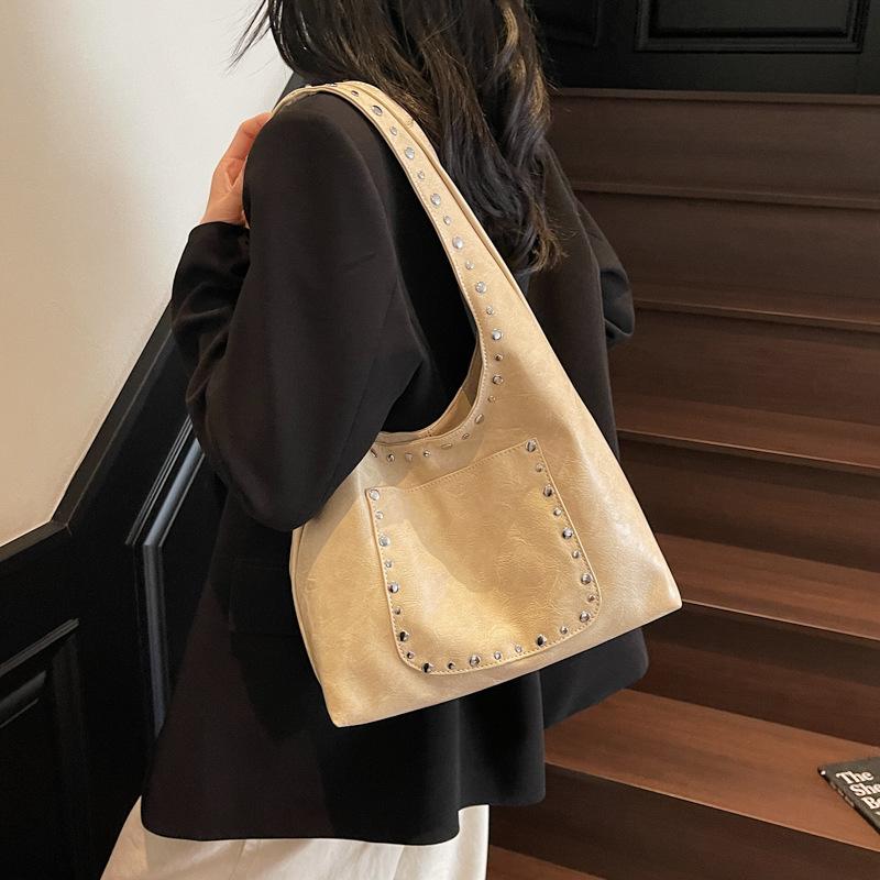Bags Women's New Summer Trendy Fashion Rivets Commuter Shoulder Locomotive Bags Large Capacity Tote Bags