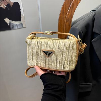 Borsa piccola estiva da donna 2025 nuova alla moda versatile borsa a tracolla semplice piccola fresca borsa a tracolla in paglia
