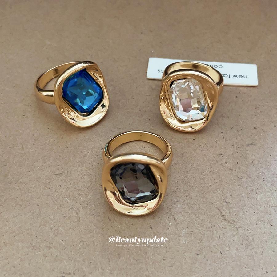 Elegant Three-Piece Geometric Ring Set: Luxury Inlaid Diamond Square Open Rings