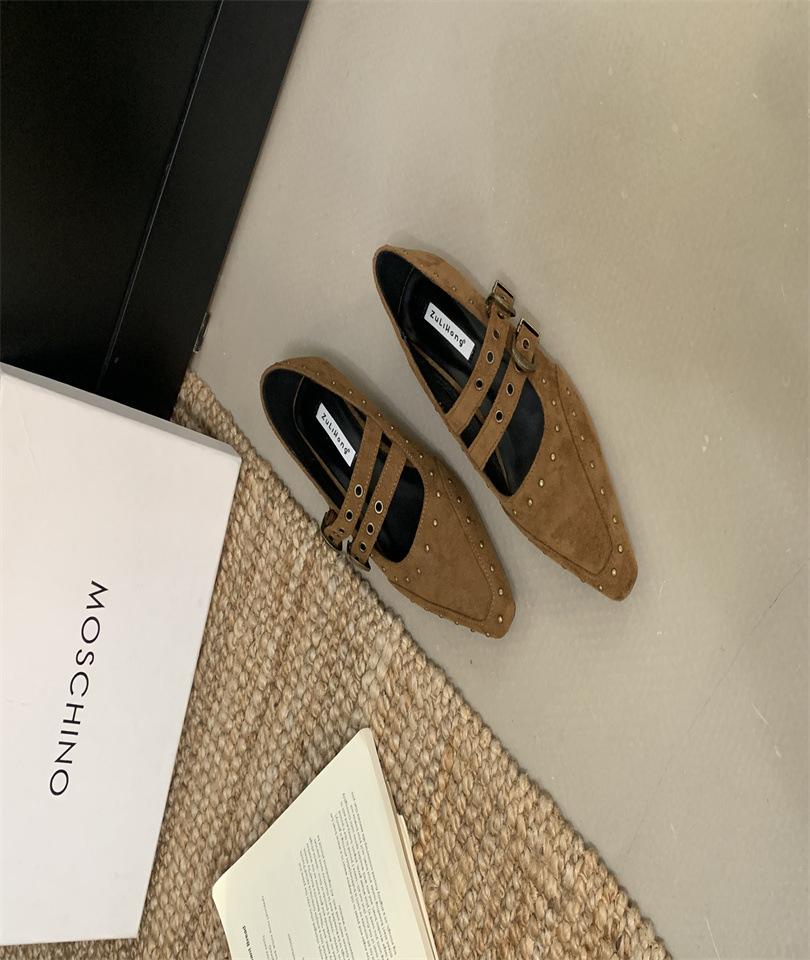 

Flat heel suede low-top shoes Flat bottom shallow mouth rubber single shoes One-word buckle with pointed tip 39 светло-коричневого