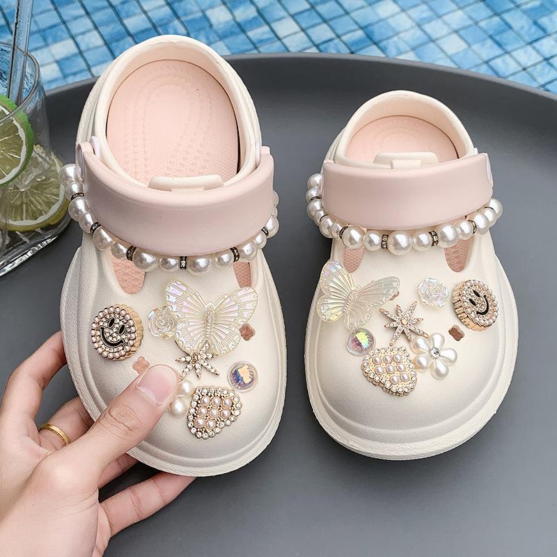 

Exquisite Pearl Butterfly Clogs for Children, Summer Fashion Korean Style Gentle Thick-Soled Sandals for Outdoor Wear, Closed-Toe Slippers 34-35 світло-рожевий колір