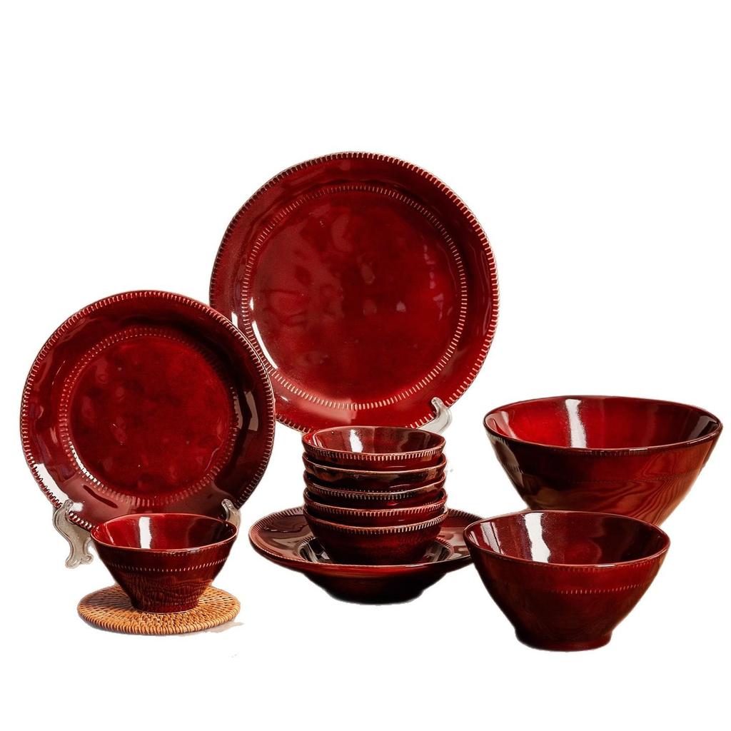 Set di Stoviglie in Ceramica Rossa Cotto in Forno: Ciotole, Piatti e Piatti in Stile Retrò con Decorazioni Sottosmalto per Uso Domestico.