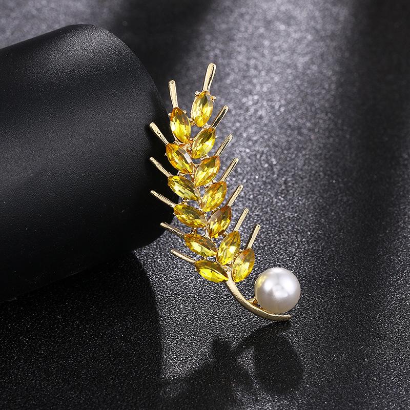 Broșă Florală de Lux cu Strasuri în Stil Coreean - Pin Elegant pentru Guler de Damă