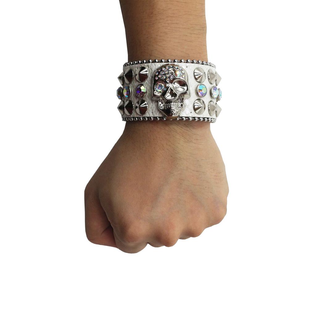 Amerikanisches Strassnietenarmband, Punk Gothic Personalisierter Schmuck mit Totenkopfverzierung