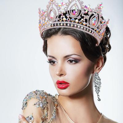 Elegantní svatební korunka s kamínky pro svatby a soutěže krásy