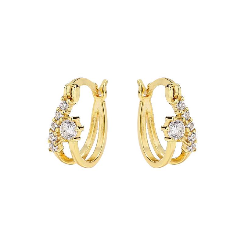 

Новые минималистичные, компактные и изысканные серьги с женственным характером и нишевым темпераментом золотой