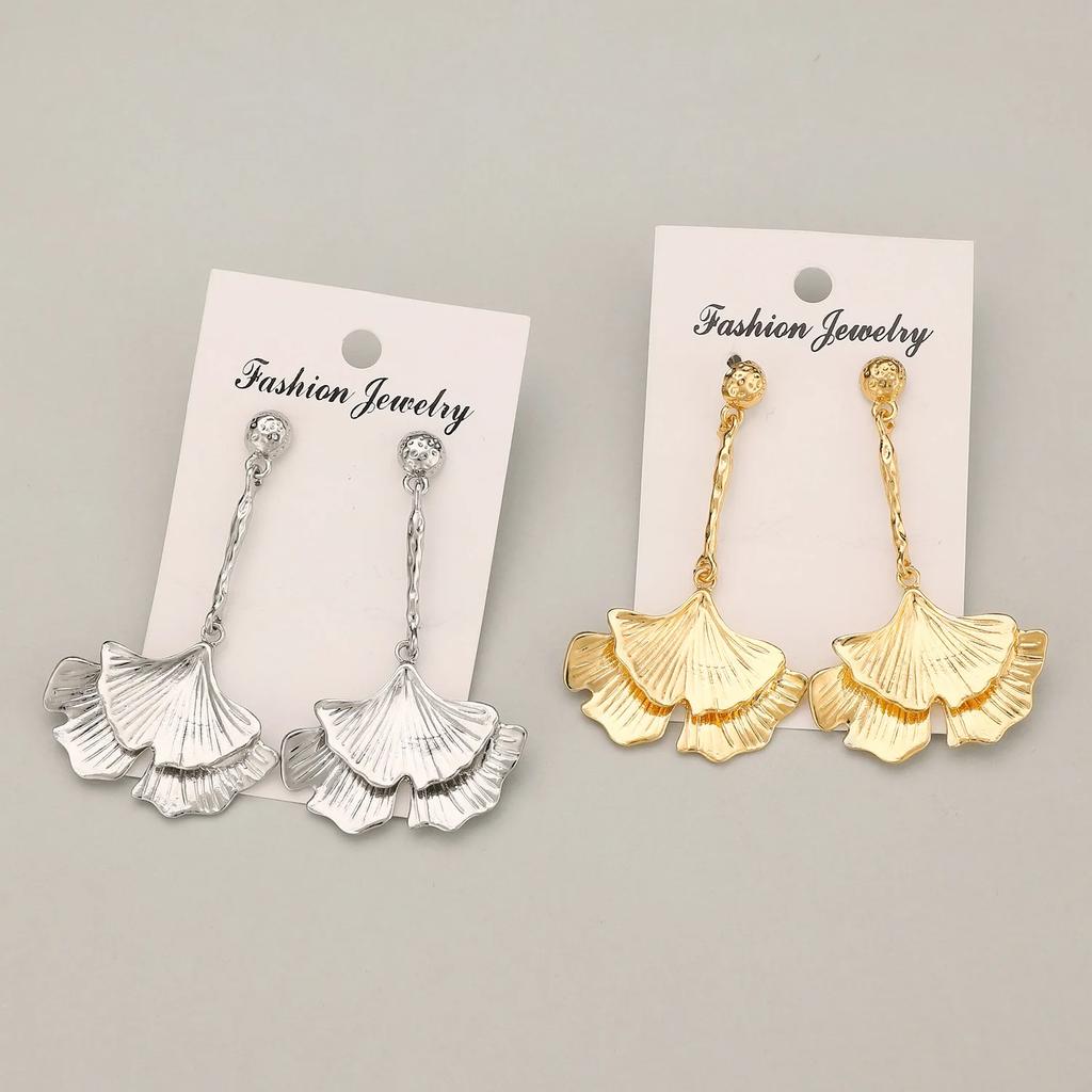 Minimalism Zinc Alloy Ginkgo Leaf Pendant Earrings for Women Vintage Charming Long Earrings High-end Party Zircon Ornament
