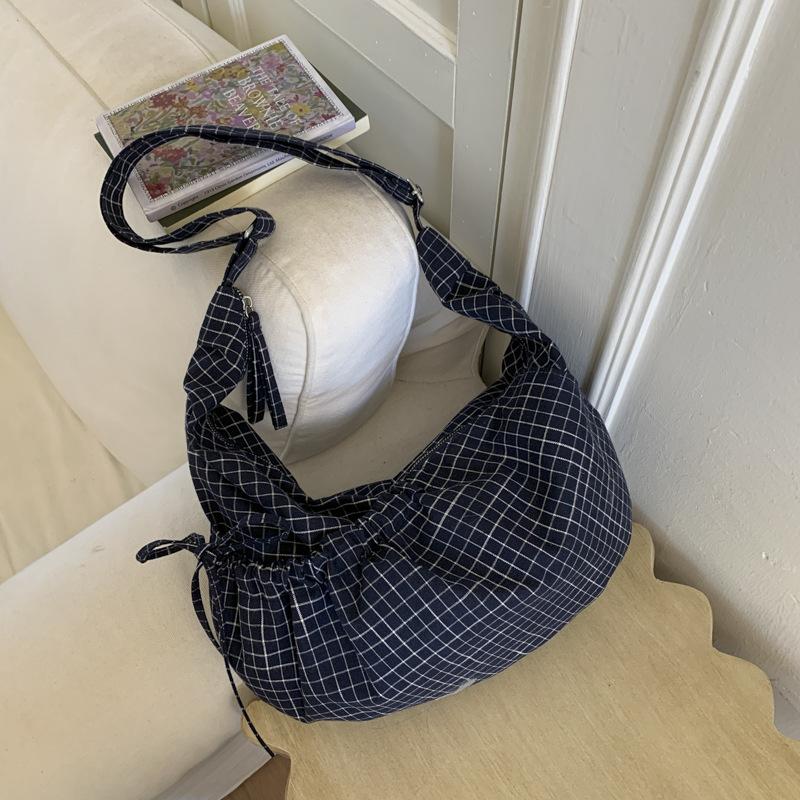 

2025 autumn new Korean large-capacity foreign-style plaid lace messenger shoulder bag fashionable and simple canvas bag women синий