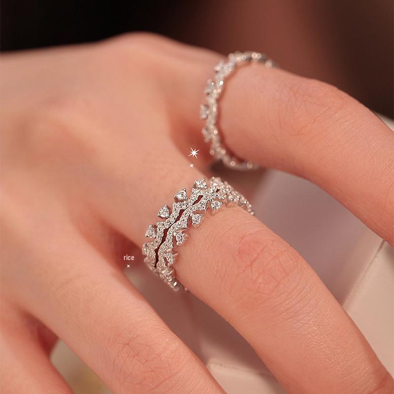 Zirconia Rhinestone Lace Ring: Retro Light Luxury, Exquisite Fashion Jewelry for Women