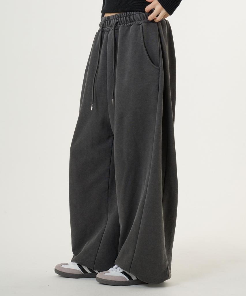 UNKNOWN PLANET [Fleece-Lined] Side Cut Pigment Sweatpants Charcoal