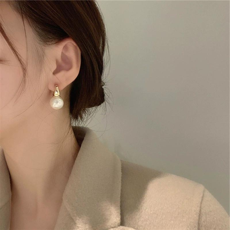 Elegant Imitation Pearl Earring For Women Gold Color Round Drop Earrings Korean Delicate Irregular Design Unusual 2025 Fashion Jewelry