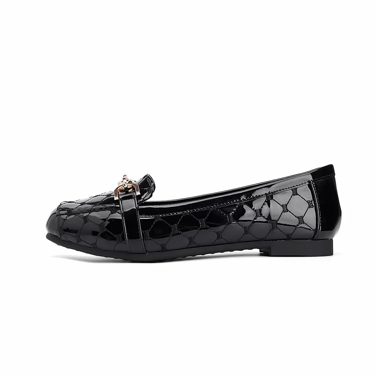 Новые женские туфли на плоской подошве Стежки Лакированная кожа Повседневные мокасины Уличные слипоны Лоферы 35 чёрный 3090₽