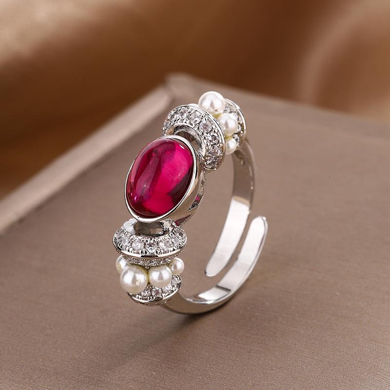 Autumn and winter jewelry rings, colored treasures, red zircon pearls, design sense, fashion commuting versatile light luxury women's jewelry