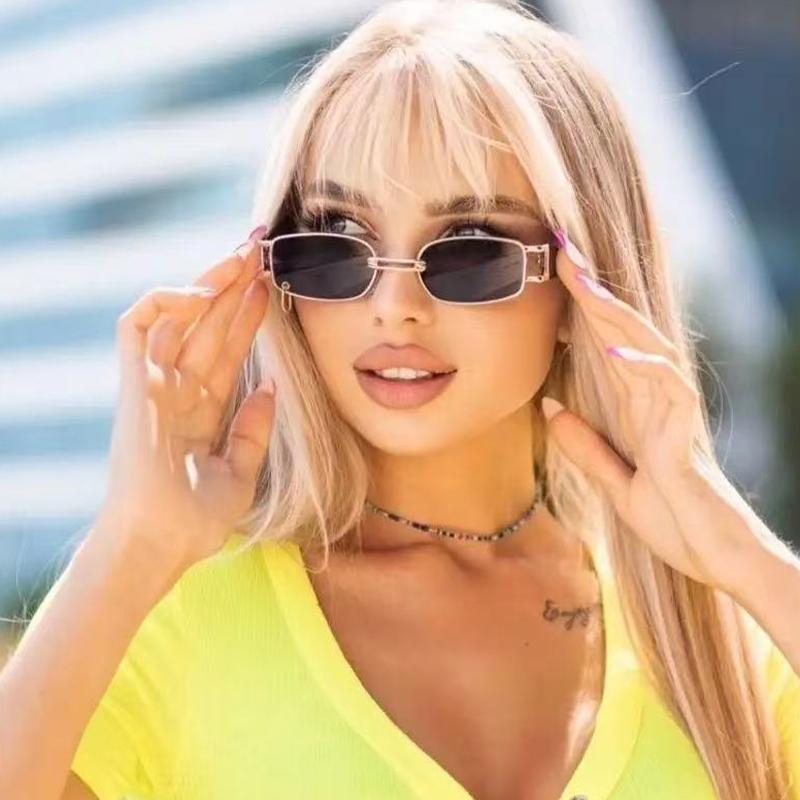Nuovi Occhiali da Sole Montatura Piccola Quadrati in Metallo Moda Tendenza Personalizzati Uomo Donna Occhiali da Sole con Fibbia ad Anello 1217