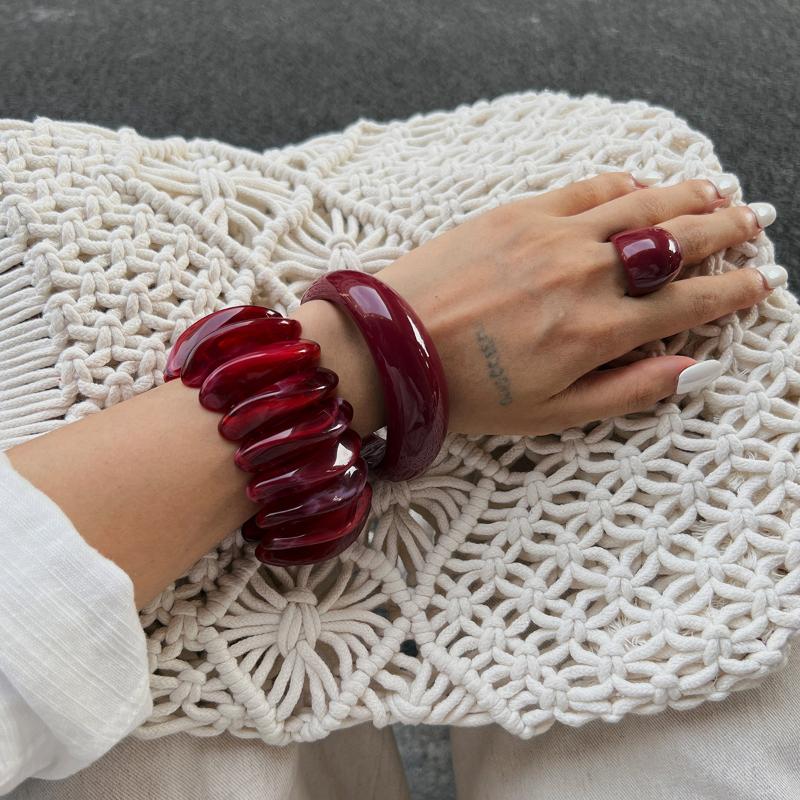 Trendy Irregular Red Acrylic Resin Chunky Bangle Women On Hand Boho Geometric Charm Wide Hip Hop Cuff Bangle Jewelry