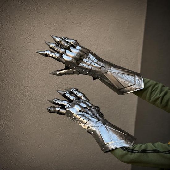 Handmade Etched Fantasy Gauntlets, Medieval Gothic Steel Armor Gloves, LARP Cosplay Pair