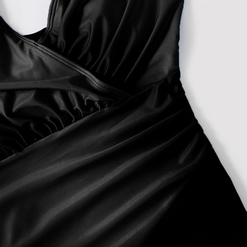 Sexy one-piece swimsuit with ruched detailing plus size Sexy one-piece swimsuit with ruched detailing plus size XXL XXL