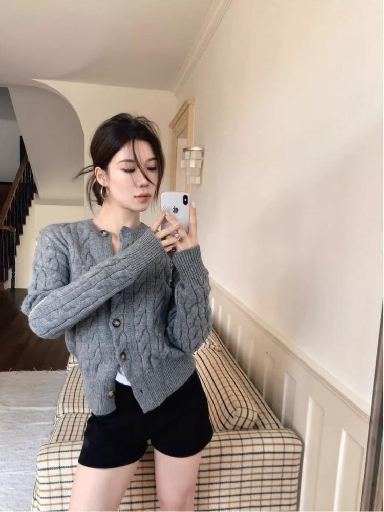 Korean Style Embroidered Pony Logo Knit Cardigan, Versatile Autumn Winter Round Neck Cable Sweater for Women