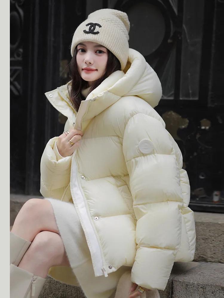 Women's 2025 Snow Mountain Black Cloud Puffer Jacket: New Thickened Short Winter Streetwear Fashion