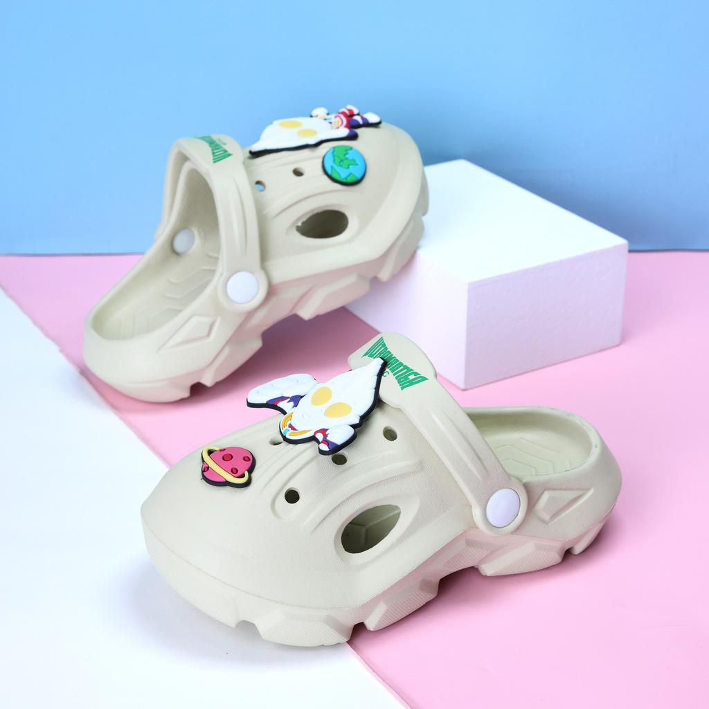 Ultraman Children's Hole Shoes Boys Slippers Boys Non-slip Sandals Outside Wearing Girls Sandals Older Children Beach Shoes Summer