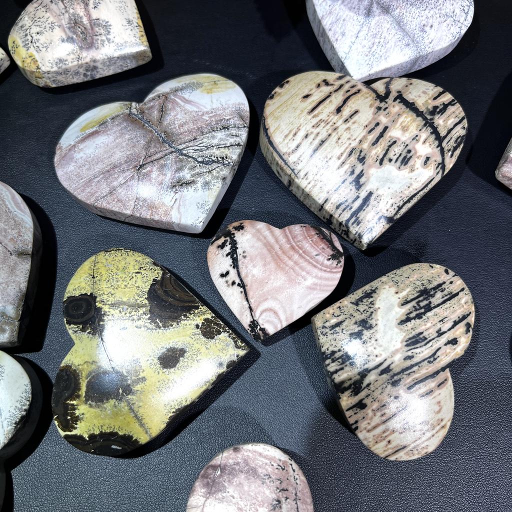 High Quality Reiki Healing Crystal Picture Jasper Heart Palm Stone for Feng Shui Angel Business Gift