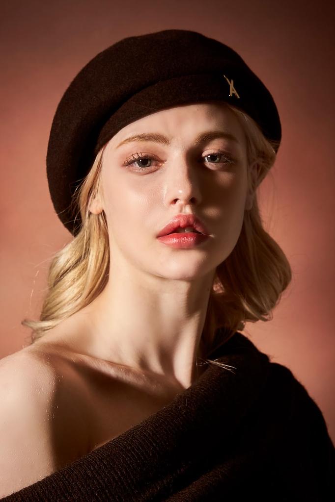 Stud logo wool beret Black [VARZAR]