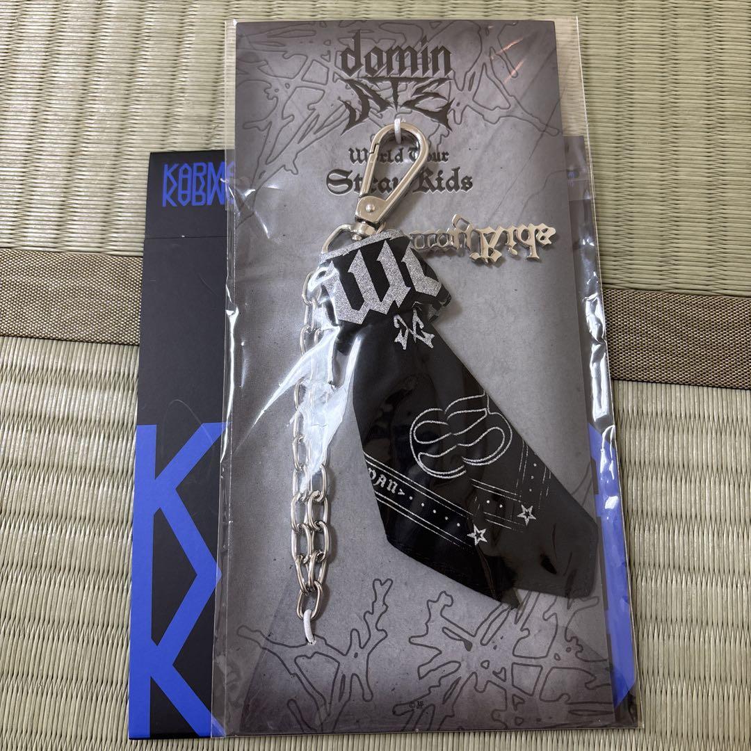 

[Б/У] Stray Kids DominATE Брелок-бандана