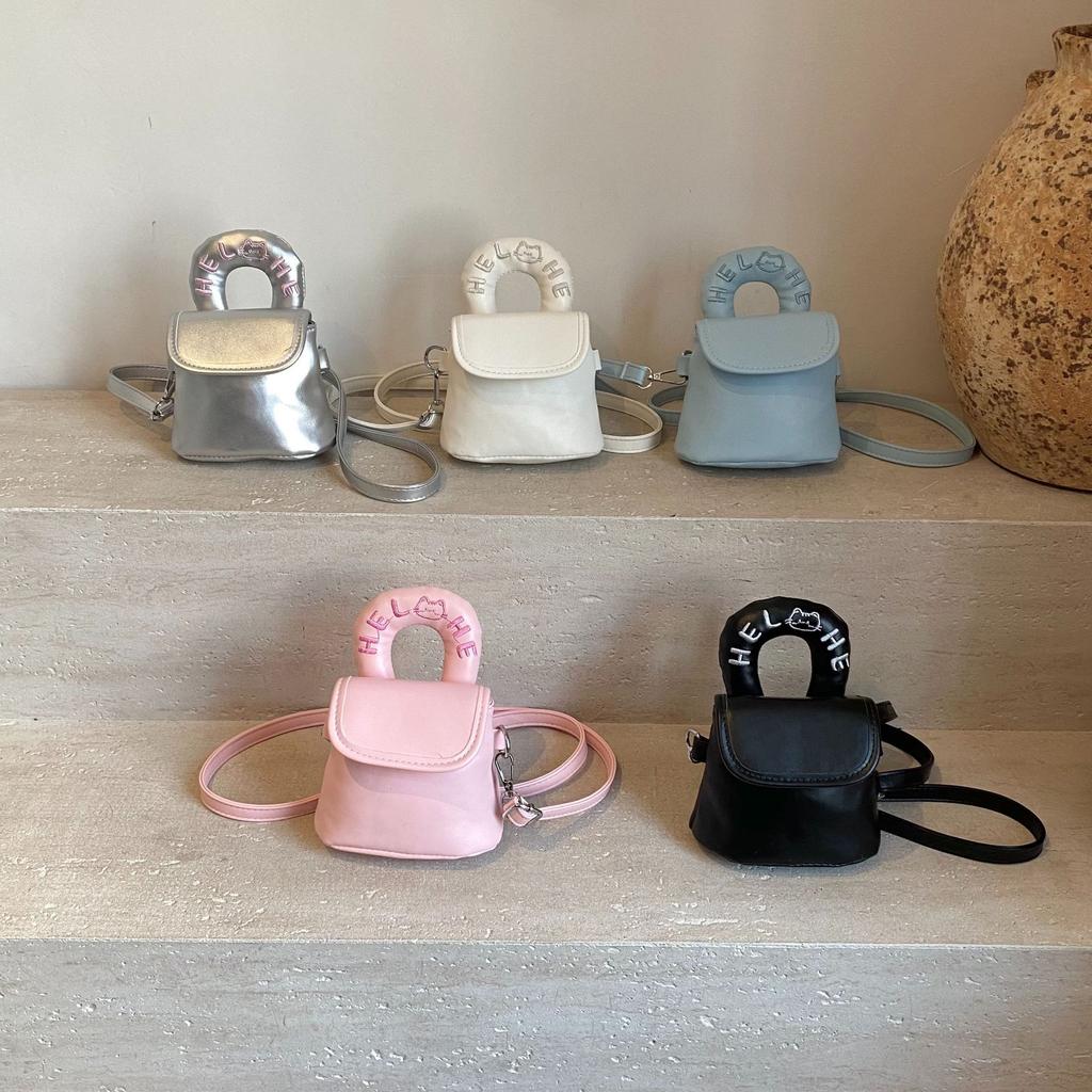 Hallyu Mini Square Box Bag, Niche Design Messenger Bag, Women's Mouth Red Envelope, Simple and Versatile Bag.