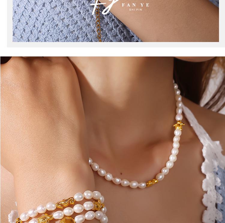 High-End Freshwater Pearl Necklace with Ocean-Inspired Seahorse and Turtle Design In Women's Titanium Steel