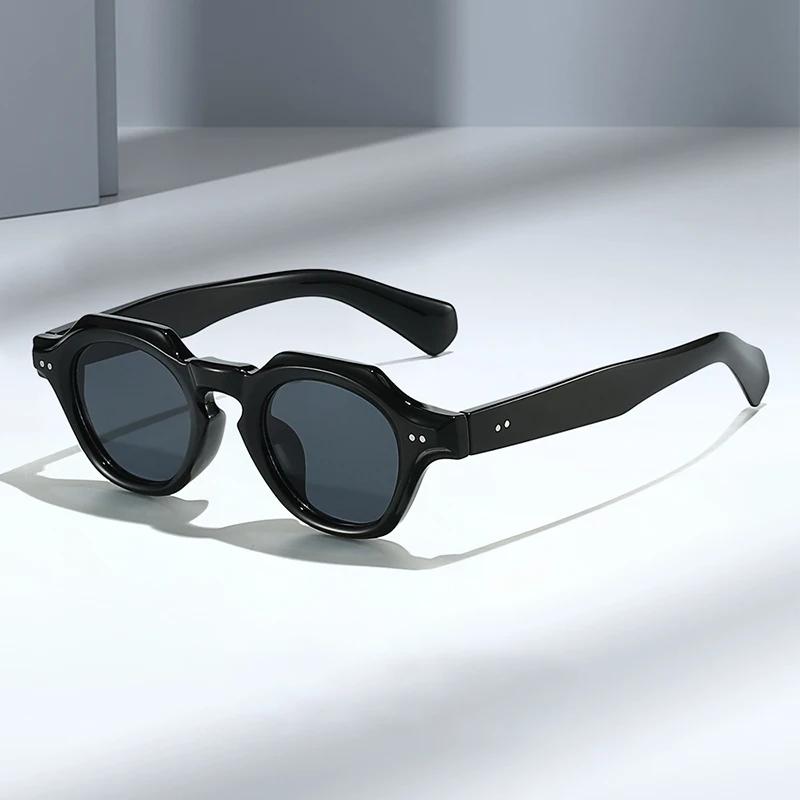 New Fashion Small Polygon Square Sunglasses Women Retro Rivets Shades UV400 Men Red Blue Sun Glasses