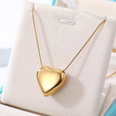 2023 New Unisex Fashion New Gold Luxury Love Pendant Collarbone Chain Girl Charm Versatile Party Necklace Exquisite Gift Elegant Tassel Sweater Chain