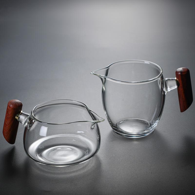 Side handle glass fair cup transparent thickened tea sea accessories heat-resistant wood handle male cup creative kung fu tea set tea leak cup