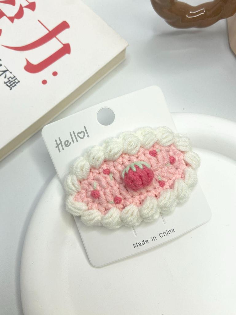 Exquisite Handmade Yarn Crochet Hair Clip - Cute, Original Design for Girls' Instagram-Ready Hair Accessories.