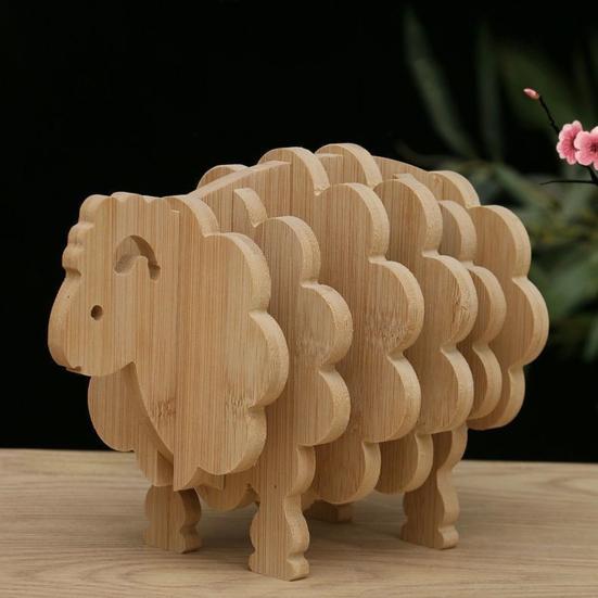 Wooden Trivet Coaster Set Creative Animal-Shaped Heat-Resistant Placemats for Cups Pots Stackable Versatile Desk Decor for Home Kitchen Outdoor Dining