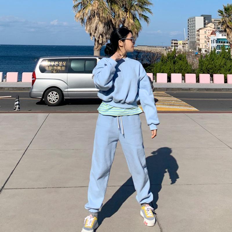 2025 Korean-Style Women’s Trendy Velvet Sweatshirt & Jogger Set – Comfy Casual Sportswear for Fall & Spring