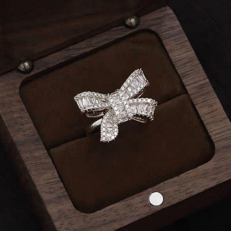 Totem pattern zircon rings Men's punk dark tide cool European and American style rings are popular vintage accessories