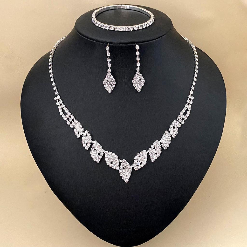 Elegant Rhinestone Tassel Jewelry Set: Necklace, Earrings, Bracelet – Perfect for Bridal or Banquet Wear