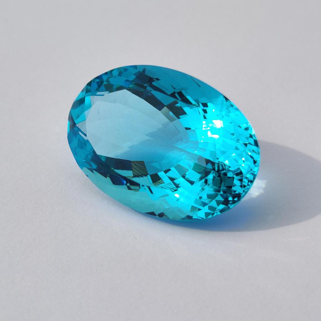 Großer Anhänger zur Herstellung Himmelblauer Topas Farbton Ovalschliff Glasstein, 48,25 Karat, 30x21x14 MM Größe.