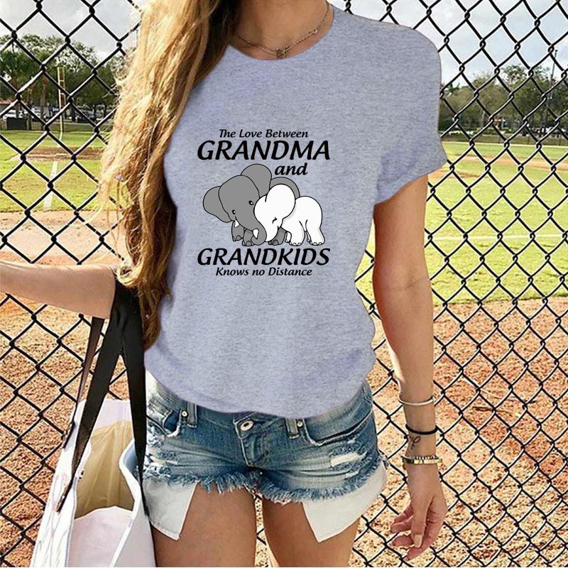 THE Love Between Grandma and Grandkids Knows No Distance Printed T-shirt Women's Cute Elephant Pattern Round Neck Shirt T-shirt