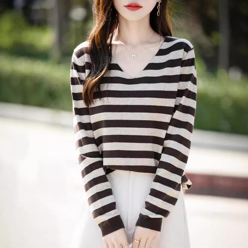 Spring and Autumn new V-neck striped women's long-sleeved knitted sweater loose and thin contrasting pullover versatile bottoming shirt